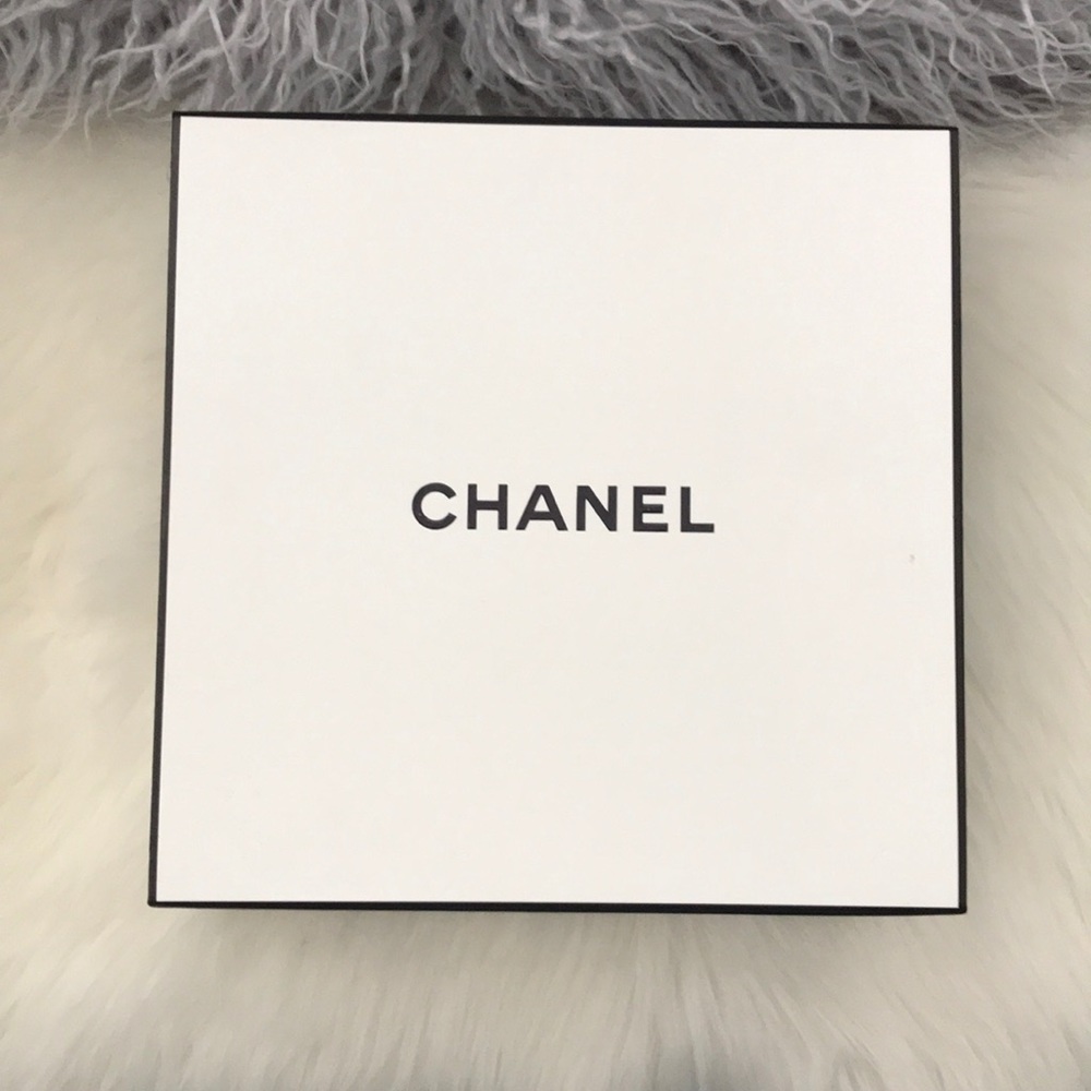 CHANEL perfume box